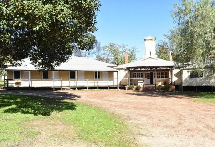 １ベッドルームハウス, Fairbridge Village