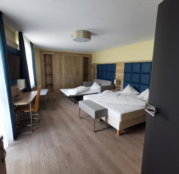 行政三人间, Alpengasthof Tanzstatt