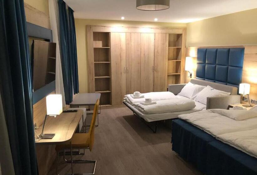 行政三人间, Alpengasthof Tanzstatt