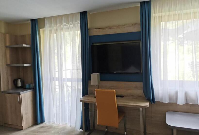 行政三人间, Alpengasthof Tanzstatt