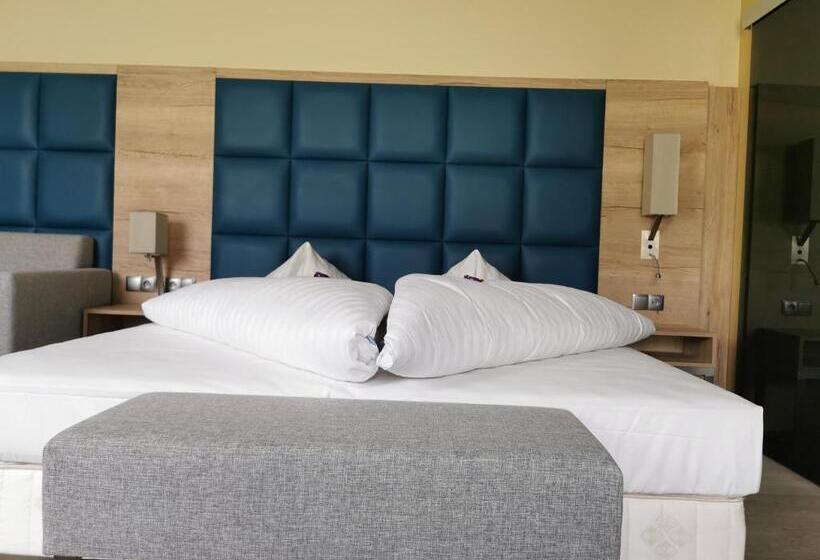 行政三人间, Alpengasthof Tanzstatt