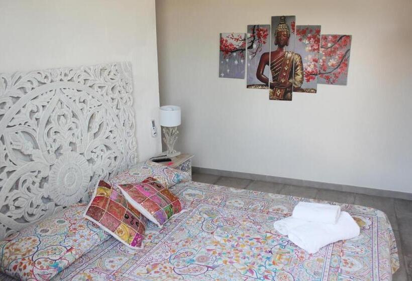 غرفة قياسية, Floripa Surf House