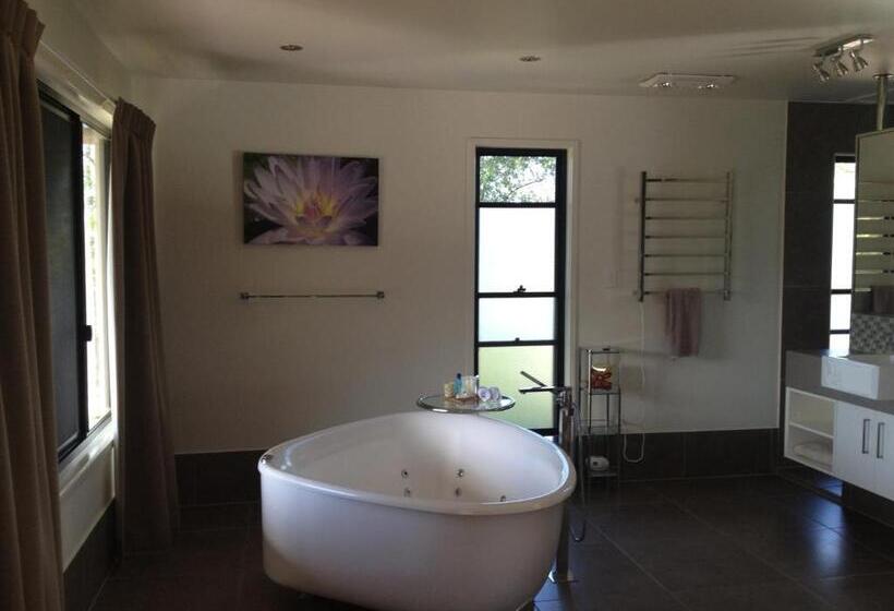 Студия Deluxe, Melawondi Spring Retreat