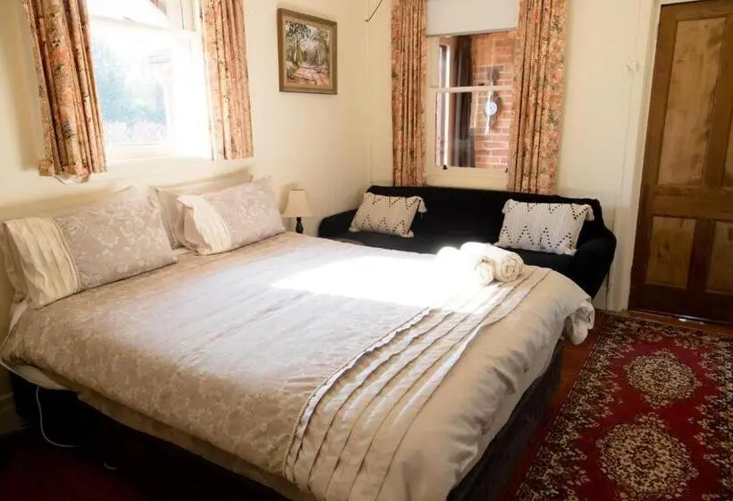 اتاق لوکس, Pierrepoint Accommodation