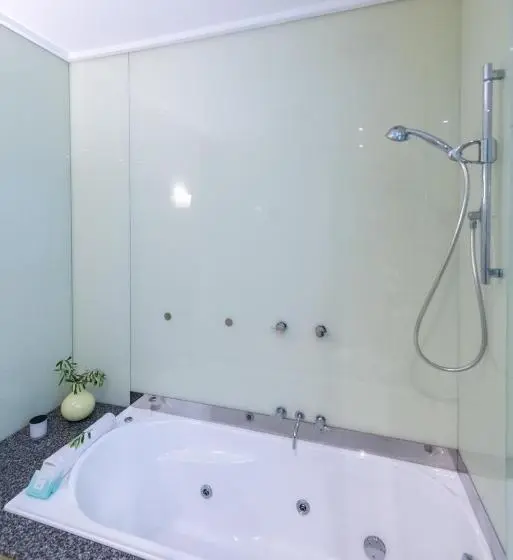 ハイドロマッサージバス付きスイート, Rhyll Haven Luxury Getaway Apartments