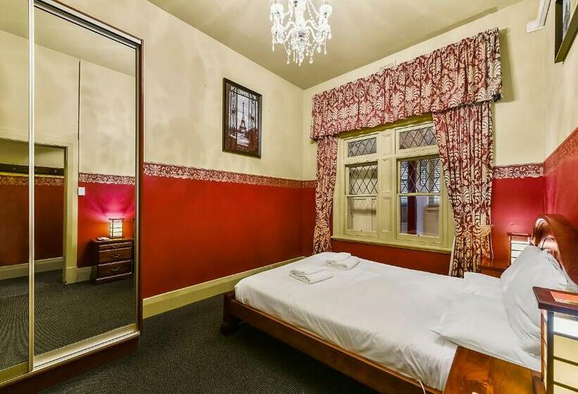 Люкс, Wyatt Guest House