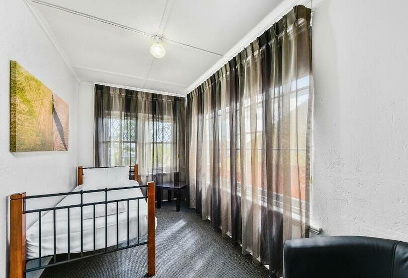 Люкс, Wyatt Guest House