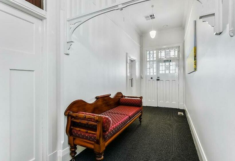 Люкс, Wyatt Guest House