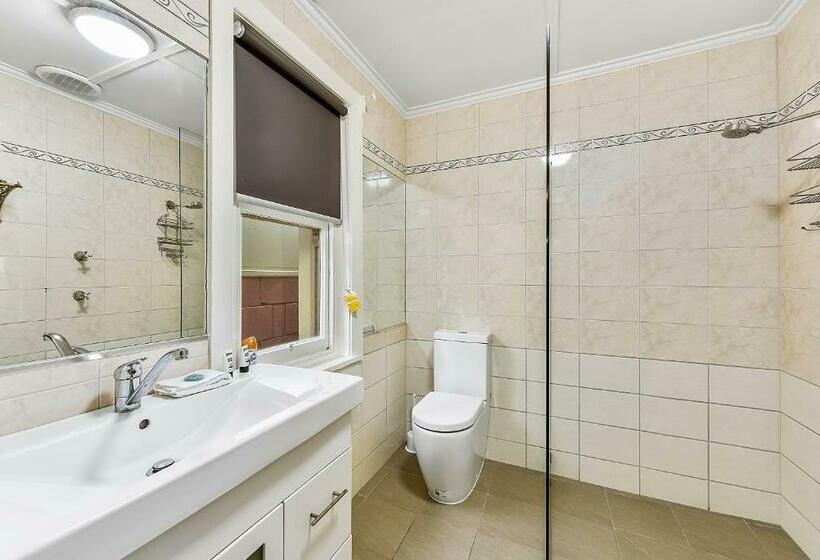 Люкс, Wyatt Guest House