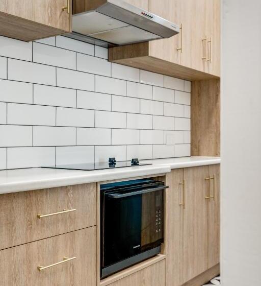 Люкс, Wyatt Guest House