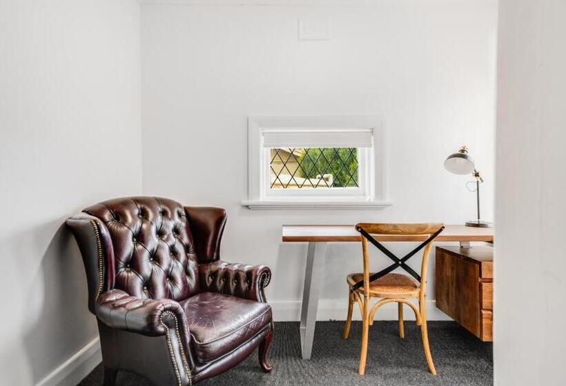 Люкс, Wyatt Guest House