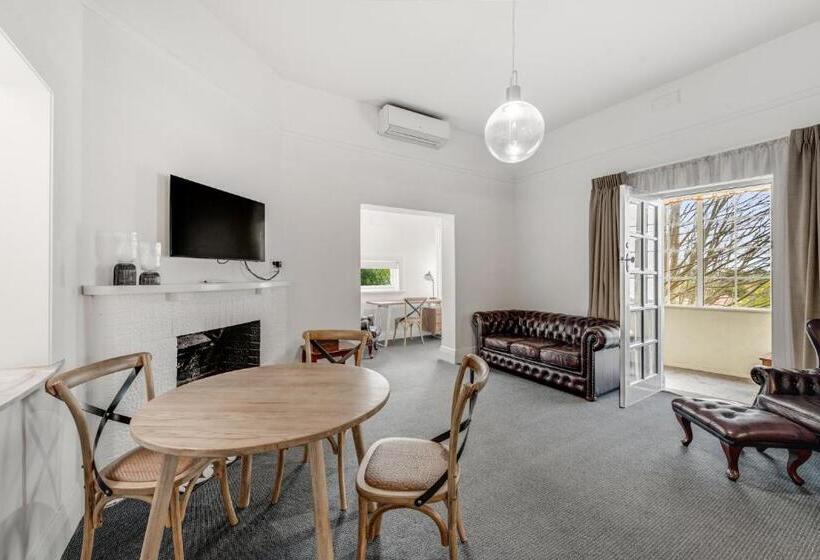 Люкс, Wyatt Guest House