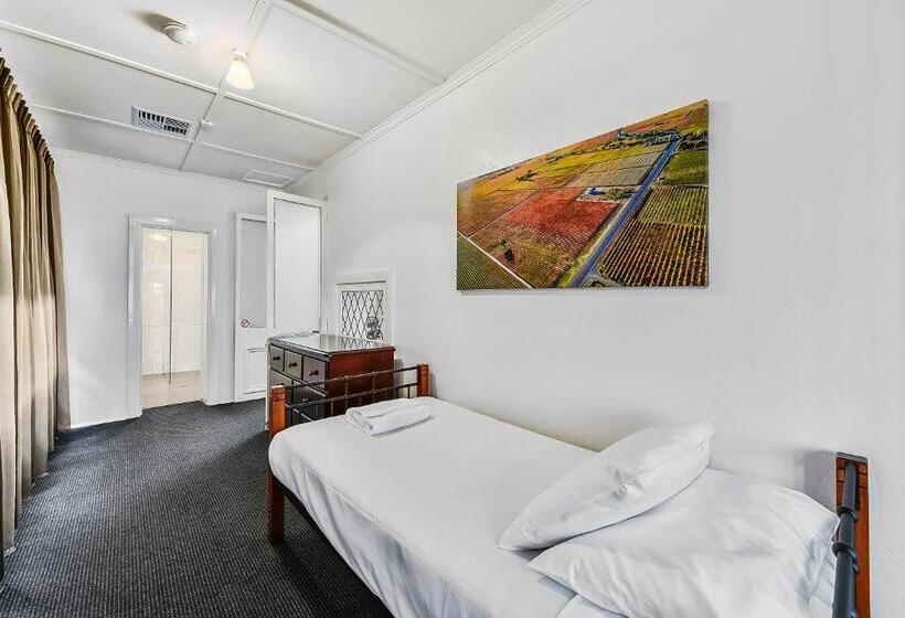 Люкс, Wyatt Guest House