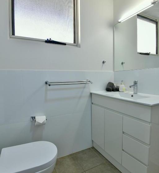 اتاق استاندارد با تخت بزرگ, Crossroads Ecomotel