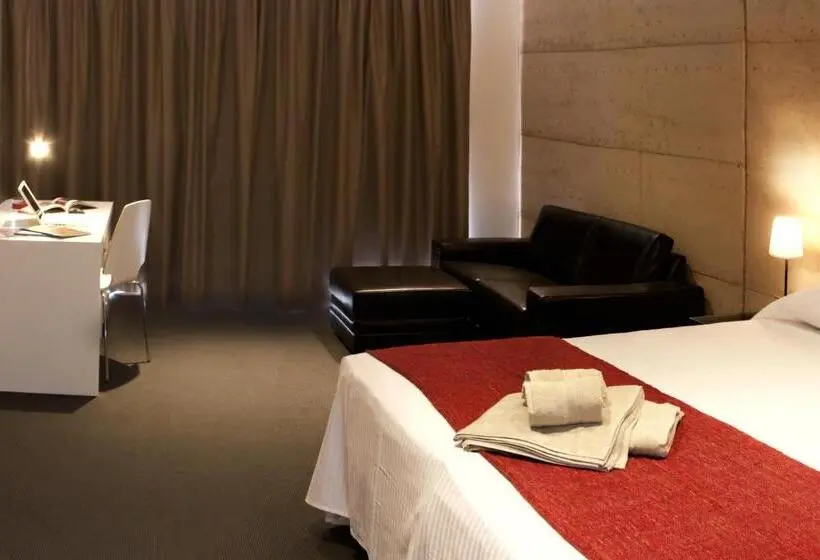 キングサイズベッドのデラックスルーム, Crossroads Ecomotel
