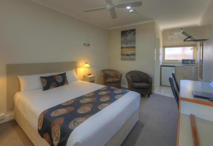 جناح, High Street Motel