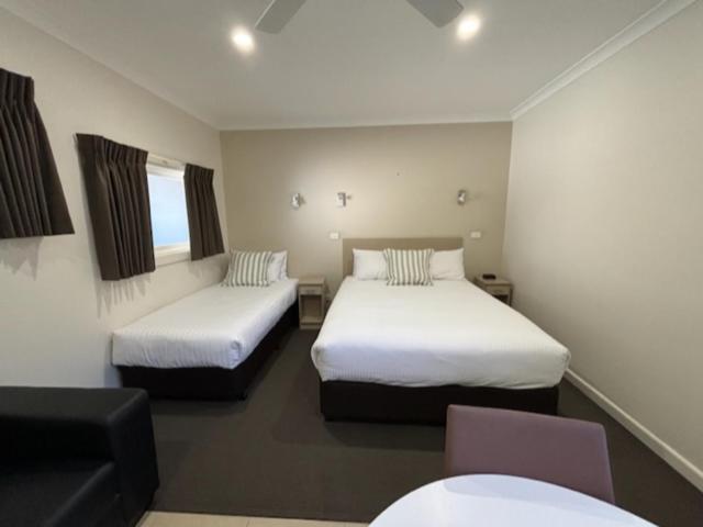 غرفة ديلوكس, High Street Motel