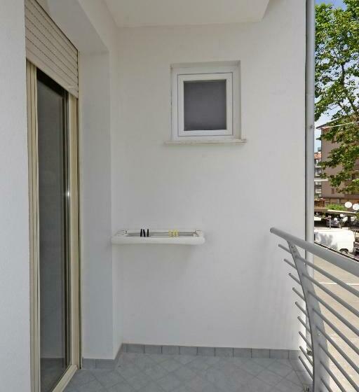 اتاق استاندارد سه نفره, Concorde