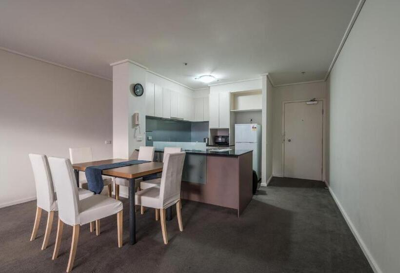 דירת שלושה חדרים, Imsa Group