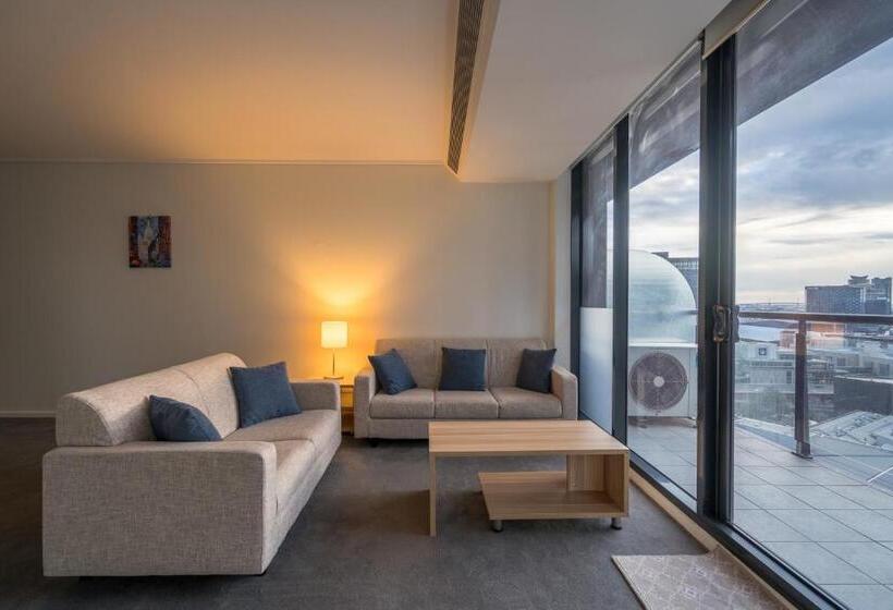 דירת שלושה חדרים, Imsa Group