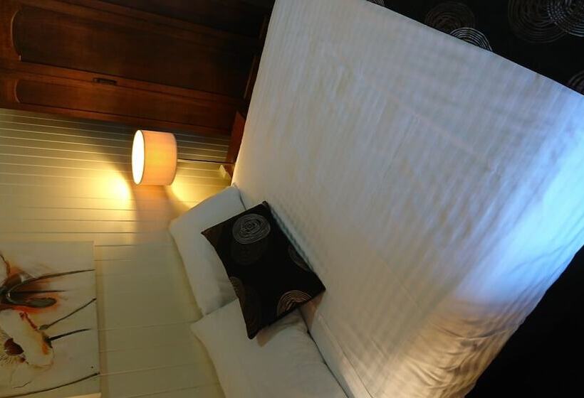 스탠다드 룸 공동 욕실, Maleny