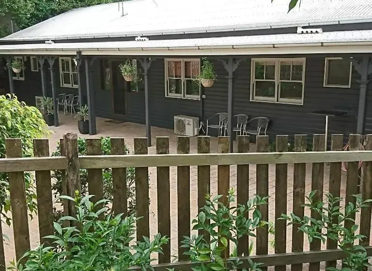 ２ベッドルームアパートメント, Maleny