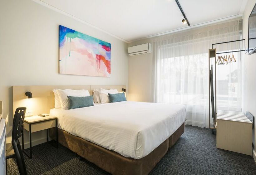 스탠다드 스튜디오, Nightcap At Playford Tavern