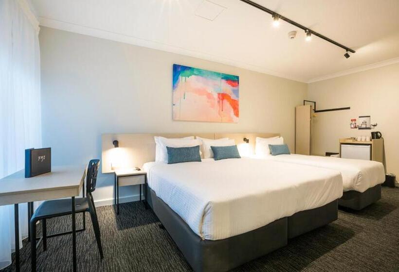 스탠다드 스튜디오, Nightcap At Playford Tavern