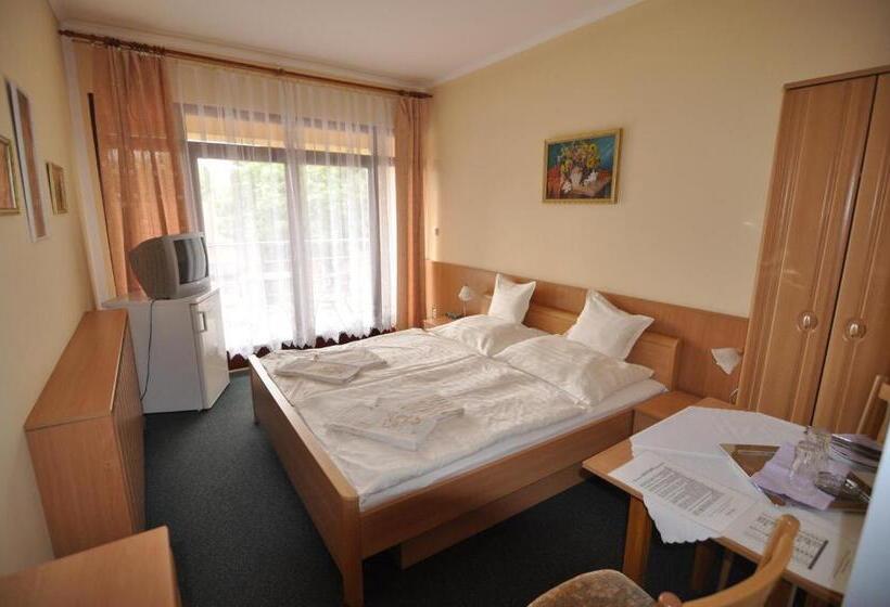 חדר סטנדרט עם מרפסת, átrium