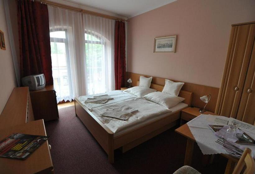 חדר סטנדרט עם מרפסת, átrium