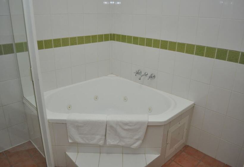 Семейный Номер, Meadowbrook Hotel Brisbane