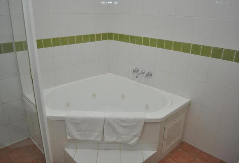 Семейный Номер, Meadowbrook Hotel Brisbane