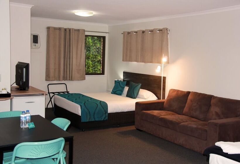패밀리 룸, Motel In Nambour
