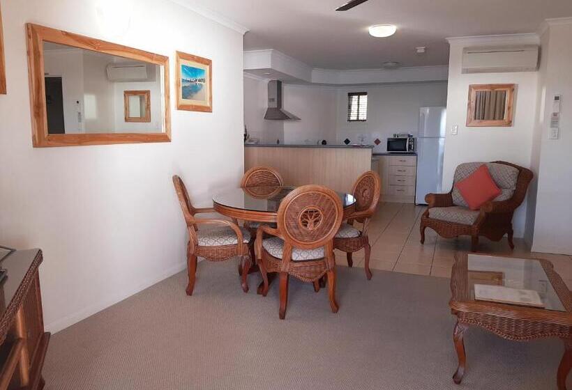 דירת חדר, Rose Bay Resort