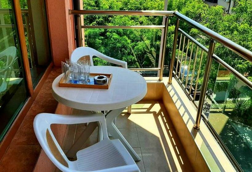 Номер Стандарт с Балконом, Adri Guest House