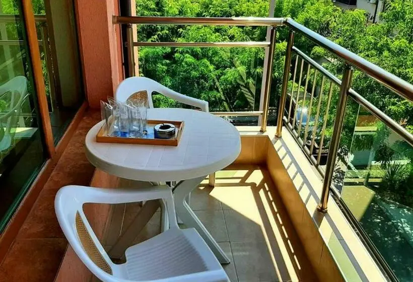 اتاق استاندارد با بالکن, Adri Guest House