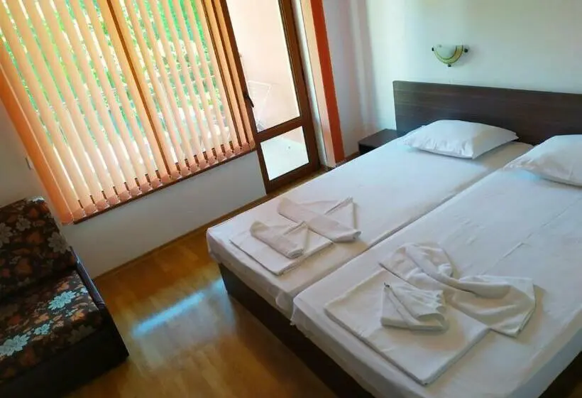 اتاق استاندارد با بالکن, Adri Guest House
