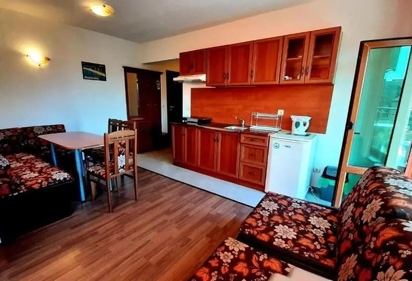 استودیو استاندارد با تراس, Adri Guest House