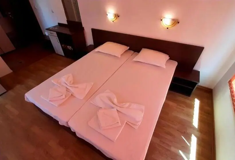 اتاق استاندارد, Adri Guest House