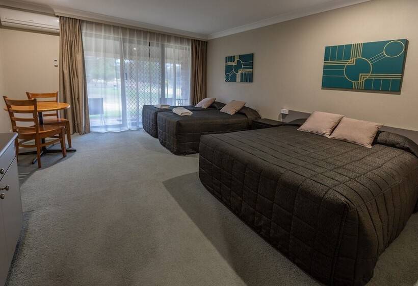 חדר דלוקס, Club Inn Motel