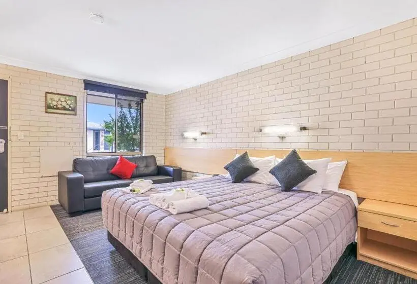 سوئیت با تخت بزرگ, Stagecoach Inn Motel