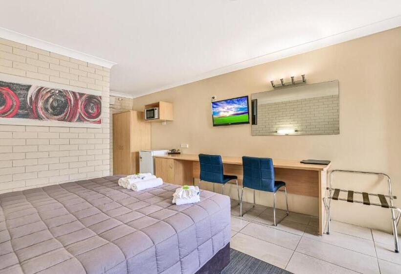 سوئیت با تخت بزرگ, Stagecoach Inn Motel