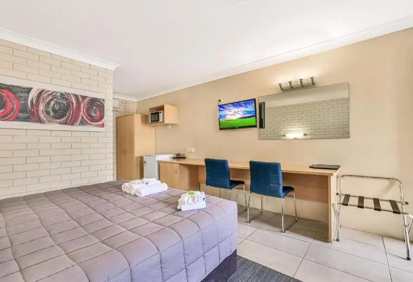 سوئیت با تخت بزرگ, Stagecoach Inn Motel