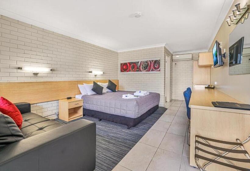 سوئیت با تخت بزرگ, Stagecoach Inn Motel