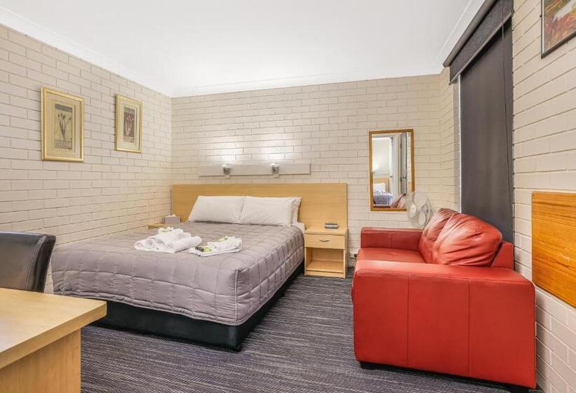 سوئیت جونیور خانوادگی, Stagecoach Inn Motel