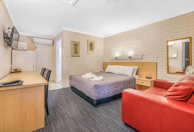 سوئیت جونیور خانوادگی, Stagecoach Inn Motel