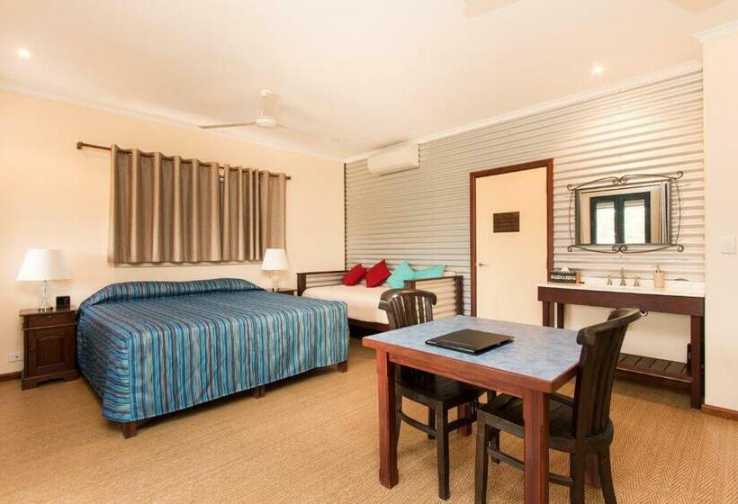 اتاق لوکس با بالکن, The Courthouse Bed & Breakfast