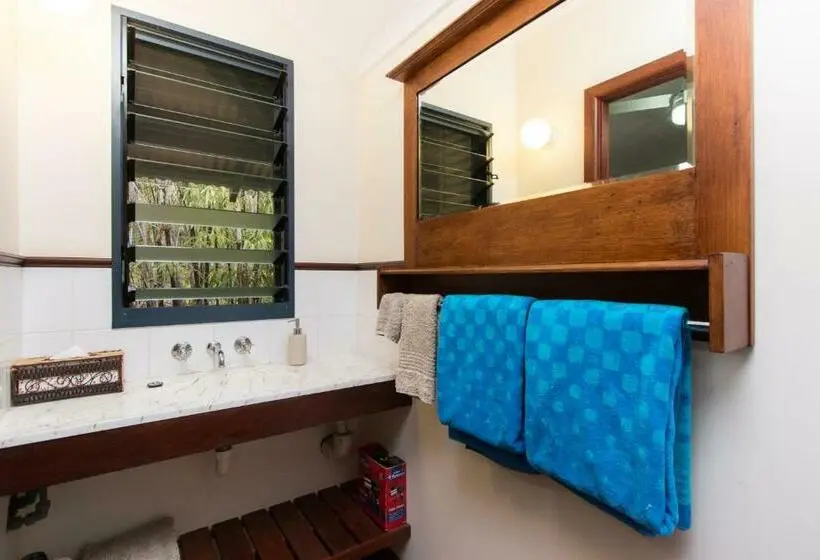 バルコニー付きデラックスルーム, The Courthouse Bed & Breakfast