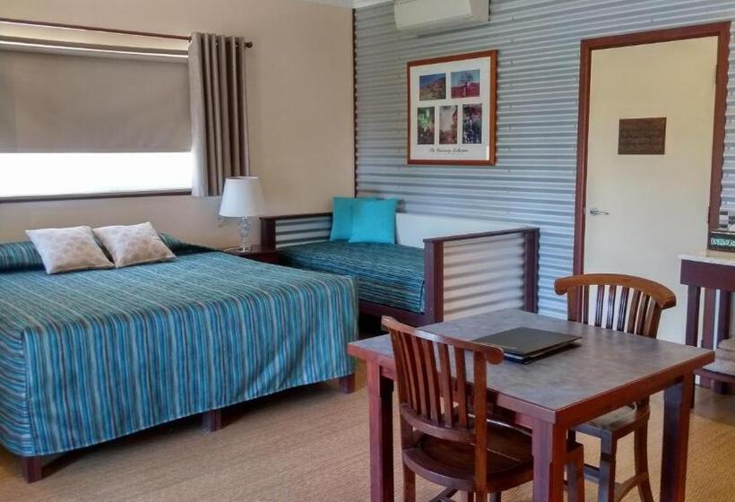 اتاق لوکس با بالکن, The Courthouse Bed & Breakfast