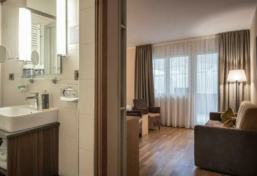 バルコニー付きスタンダードルーム, Vitalpina Hotel Waldhof